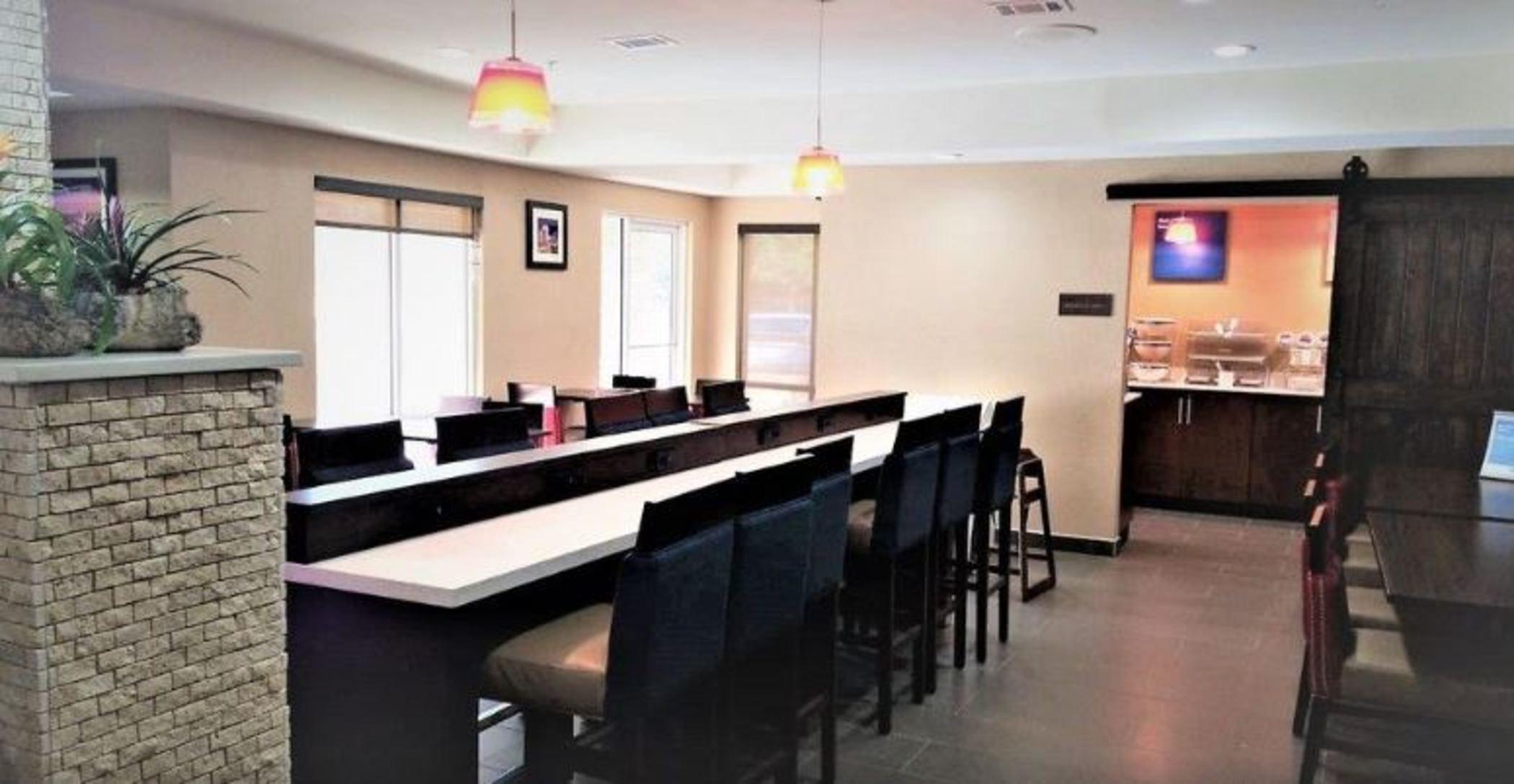 Comfort Inn & Suites Montgomery East Carmichael Rd Esterno foto