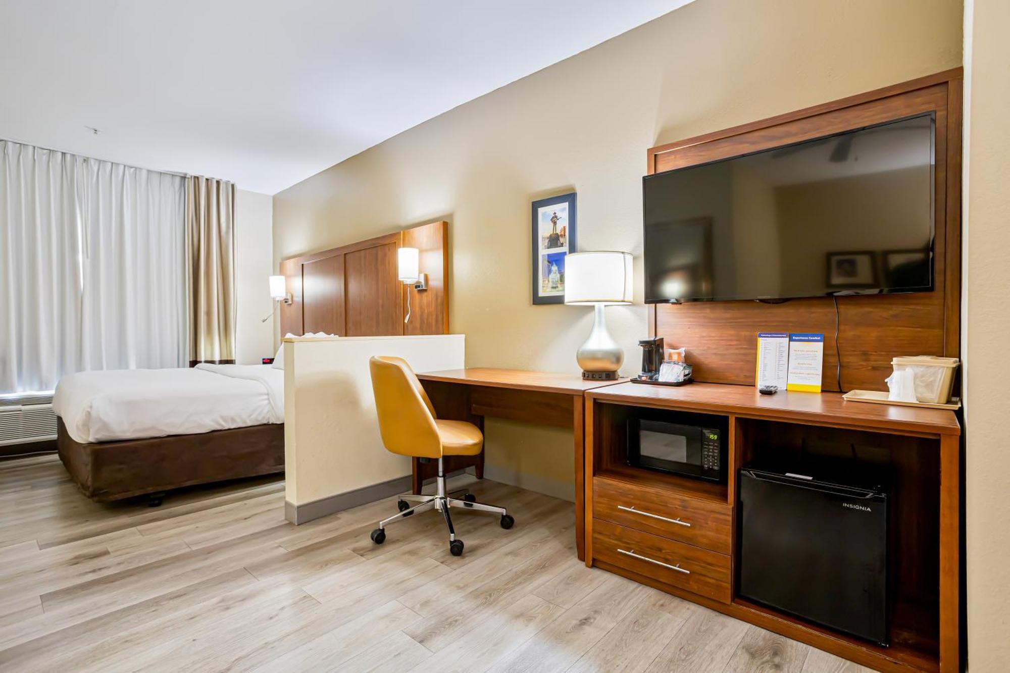 Comfort Inn & Suites Montgomery East Carmichael Rd Esterno foto